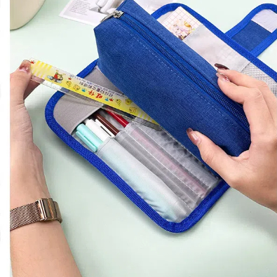 Simple multifunctional pencil case.