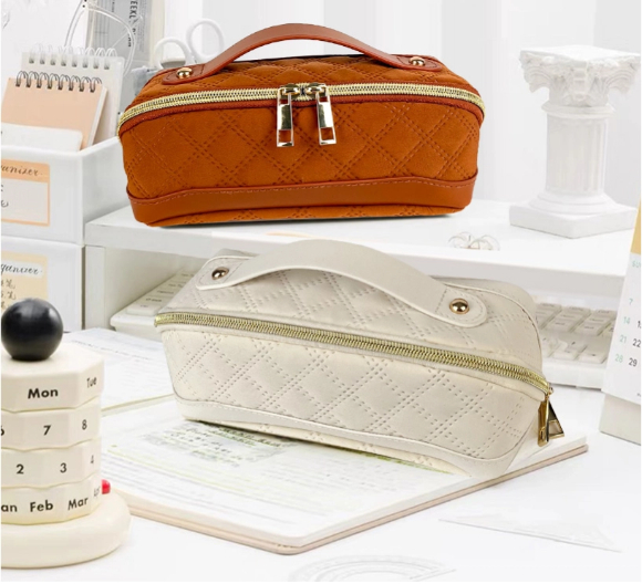 Diamond Quilted Handheld Pencil Case – Stylish, Practical & Multifunctional