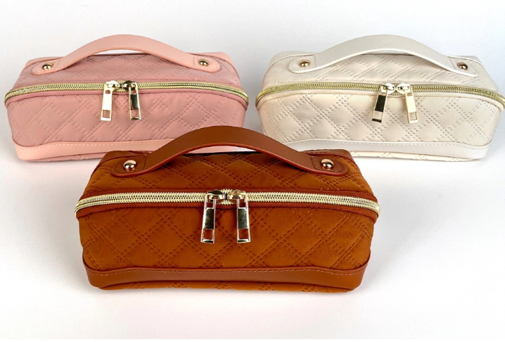 Diamond Quilted Handheld Pencil Case – Stylish, Practical & Multifunctional