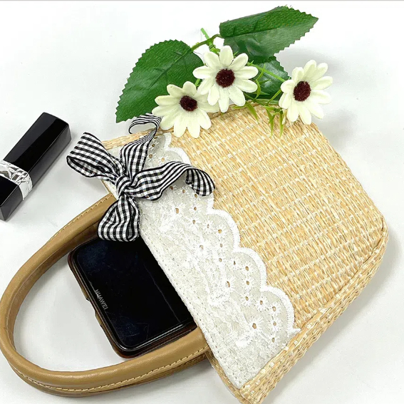 Exquisite hand bag with lace and bowknot
