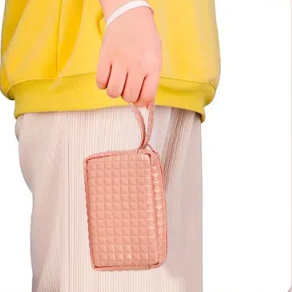 Fashionable Diamond Leather Zipper Bag