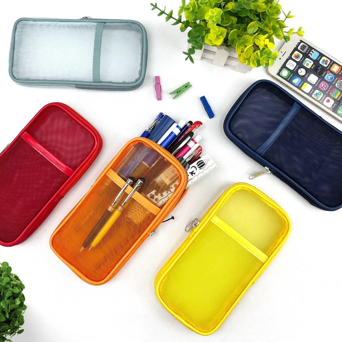 Simple mesh large-capacity pencil case