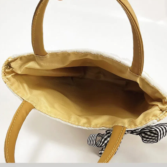 Exquisite hand bag with lace and bowknot