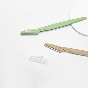 eyebrow trimmer