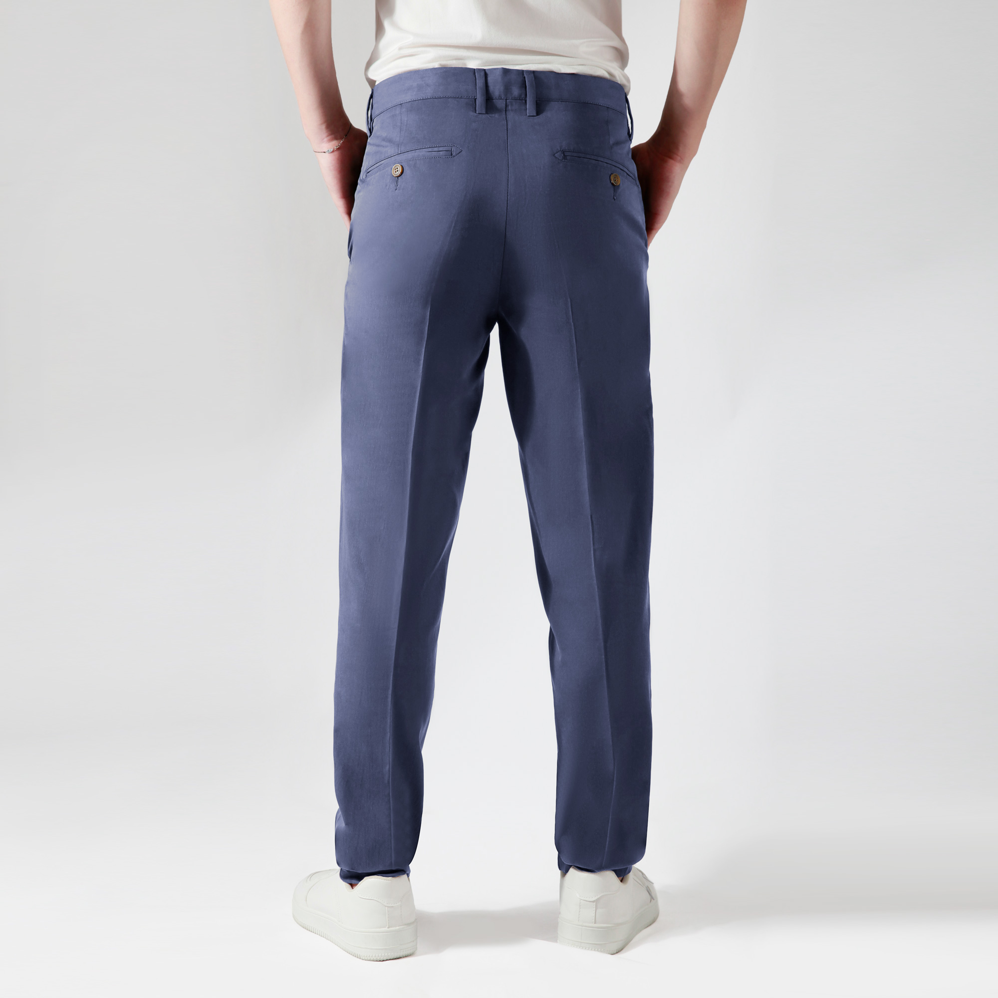 relaxed tapered pleated chino