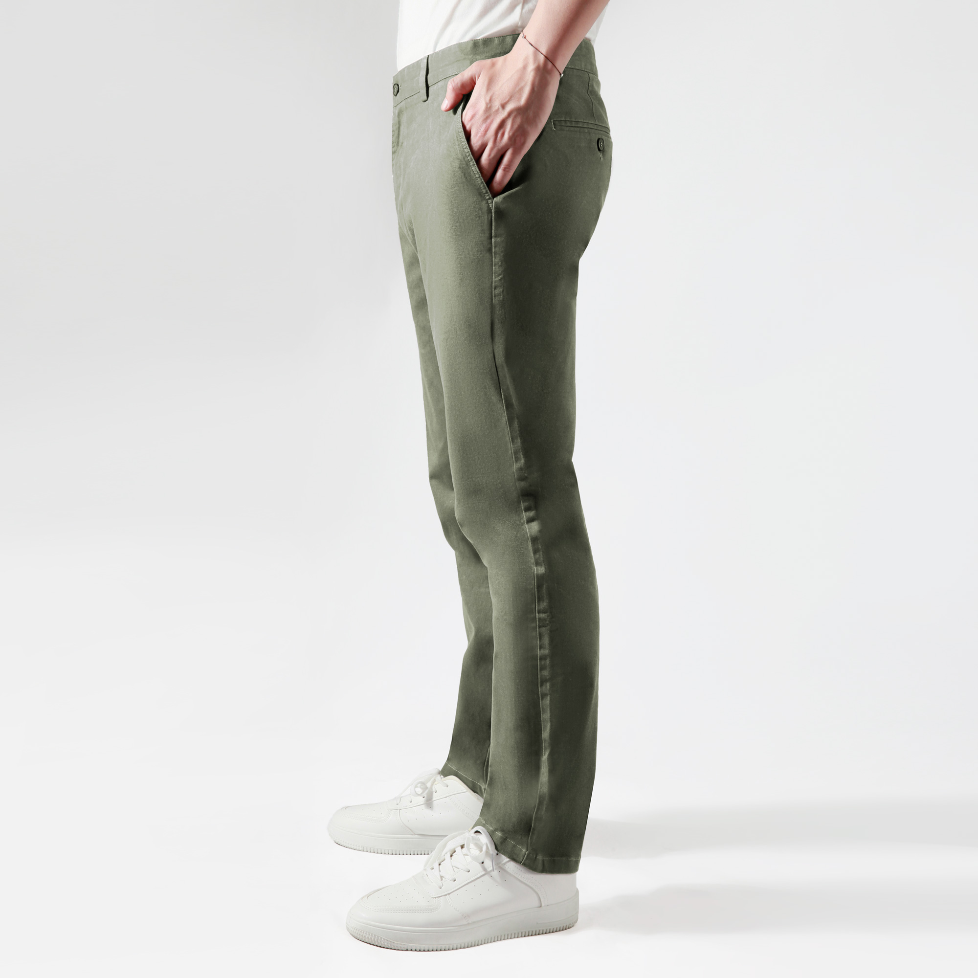relaxed fit tapered pants