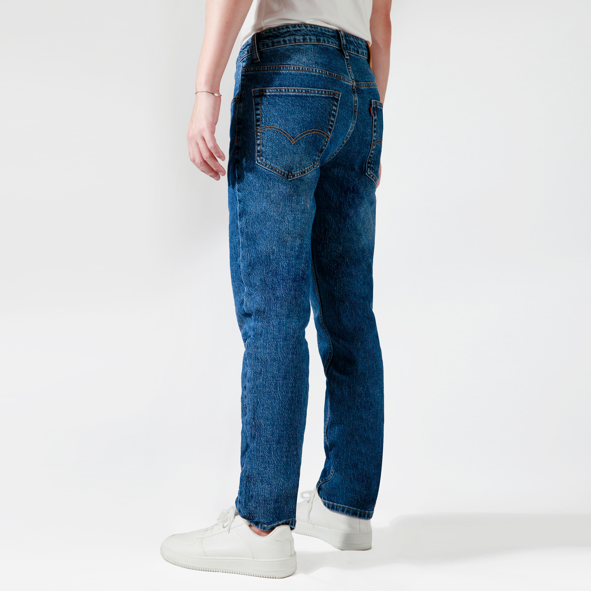 slim fit straight leg jeans
