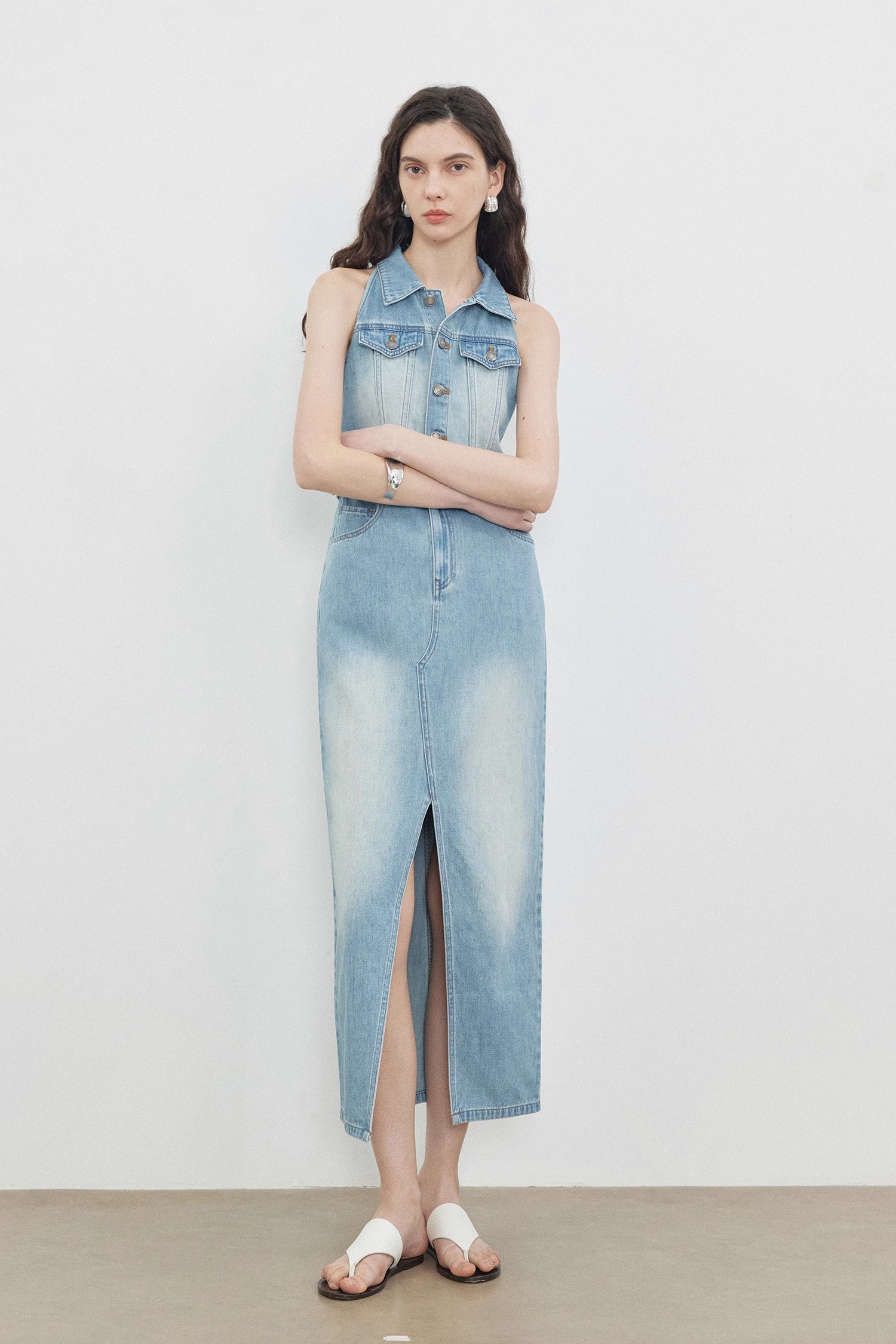 sleeveless denim dress with collar