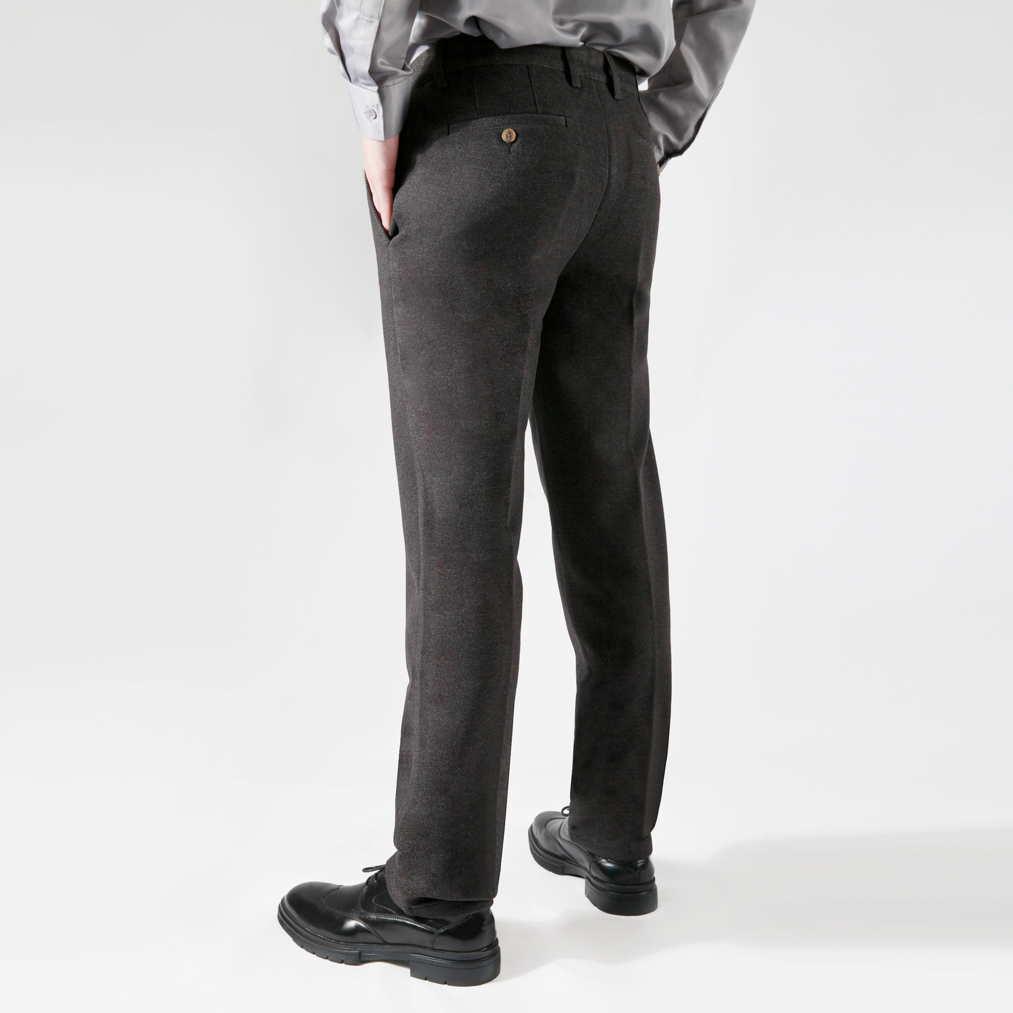 closed vigo tapered pants