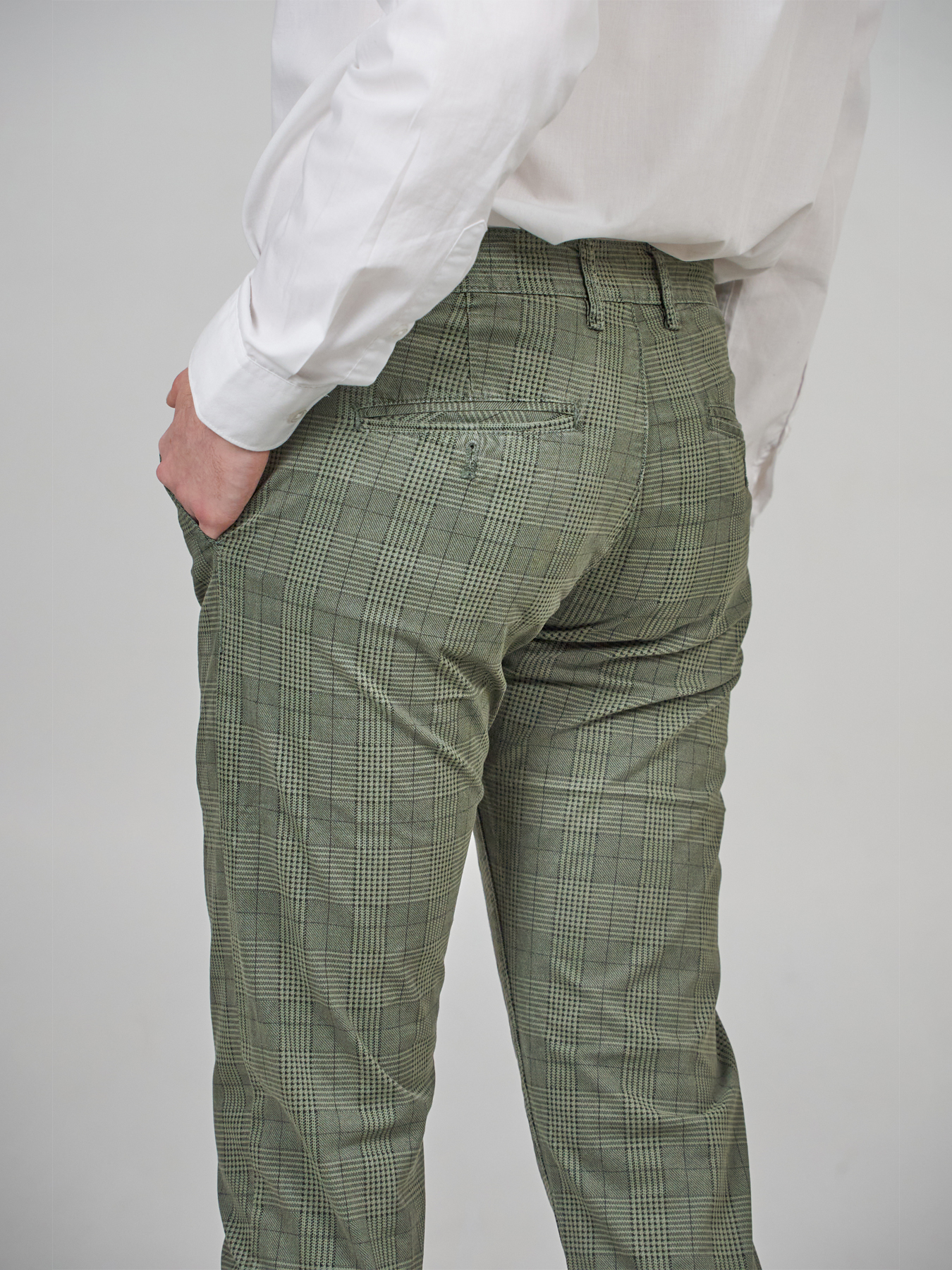 chino pants checkered