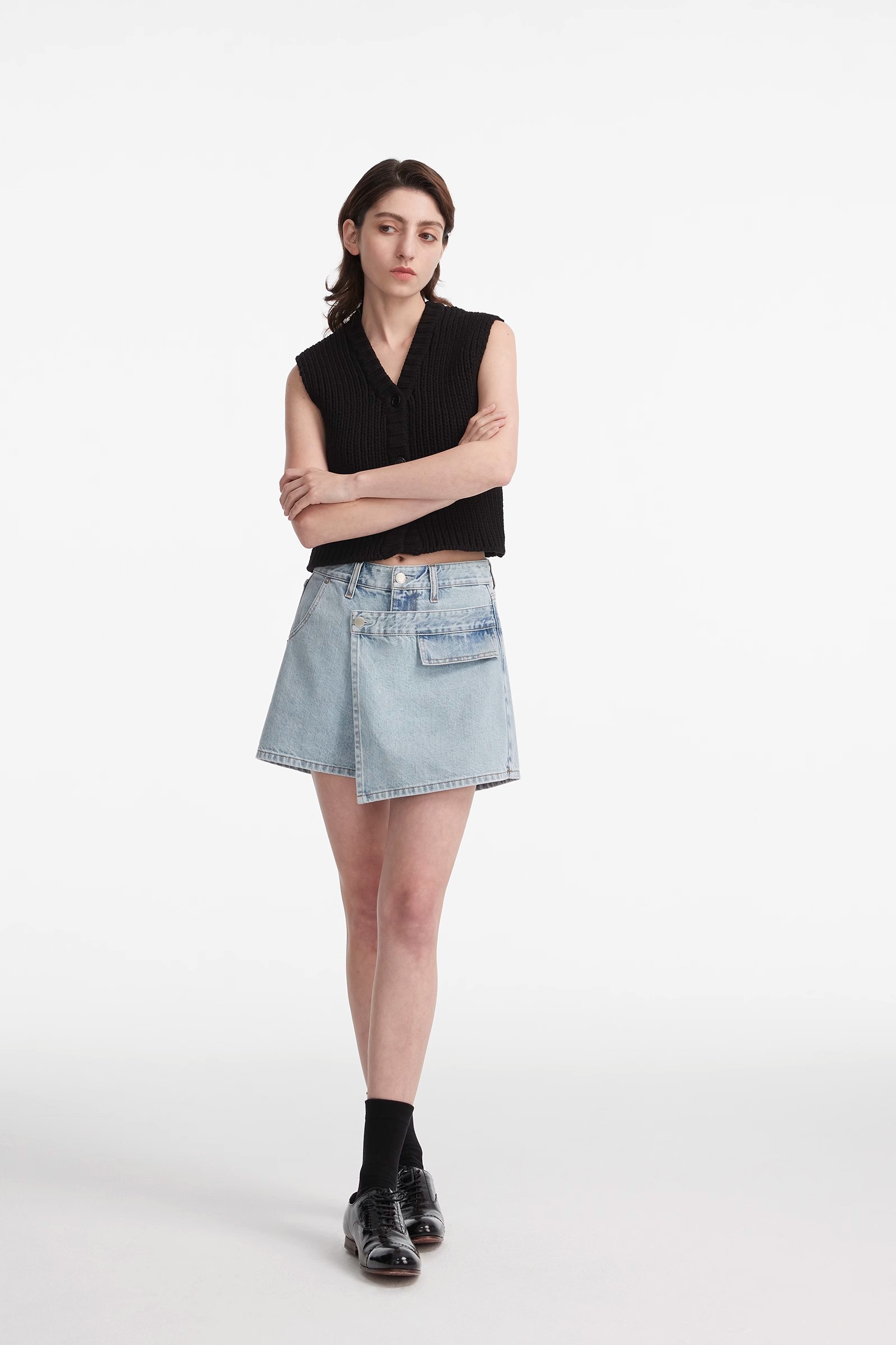 high waisted black skirt