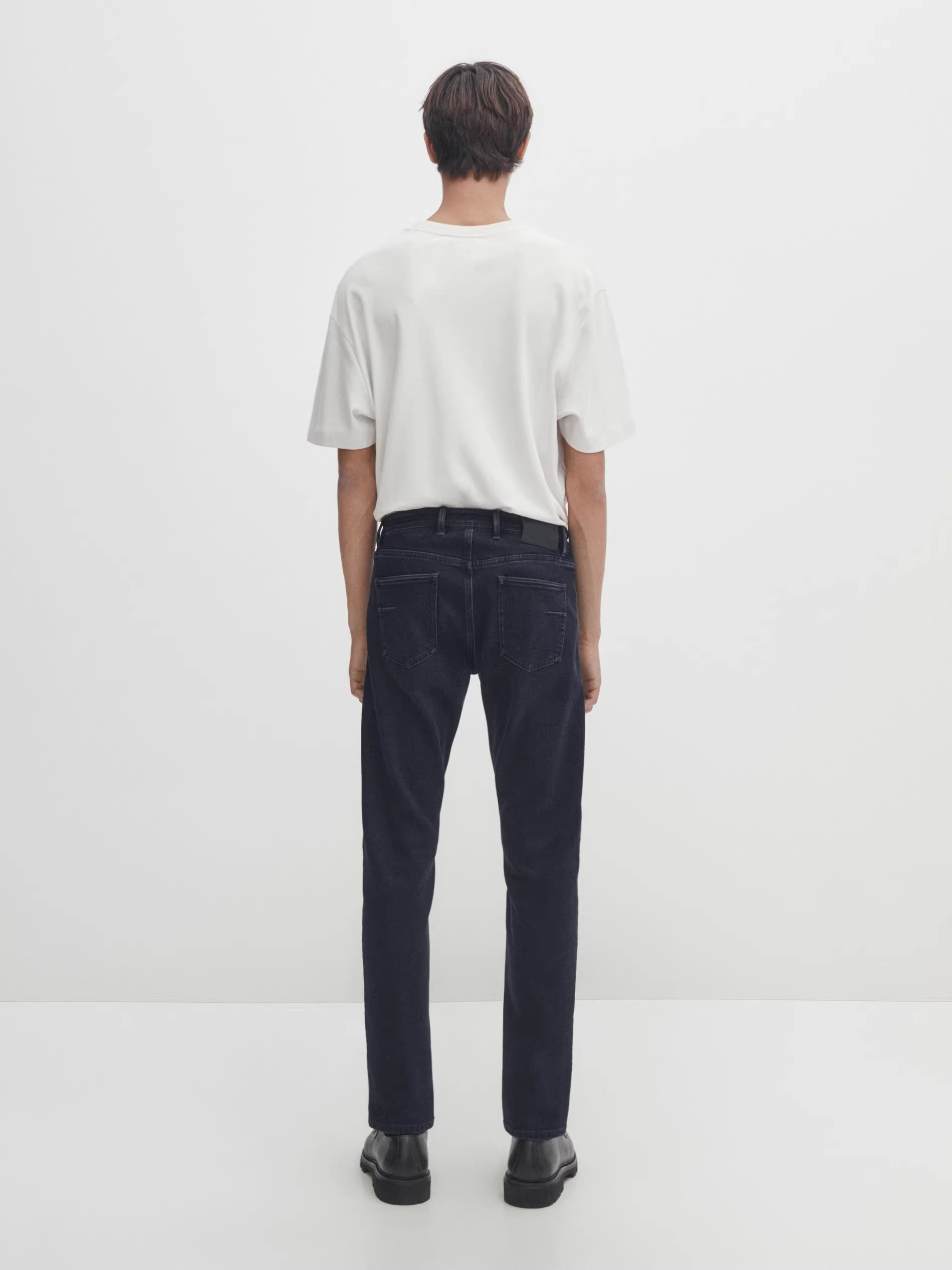 relaxed tapered jeans