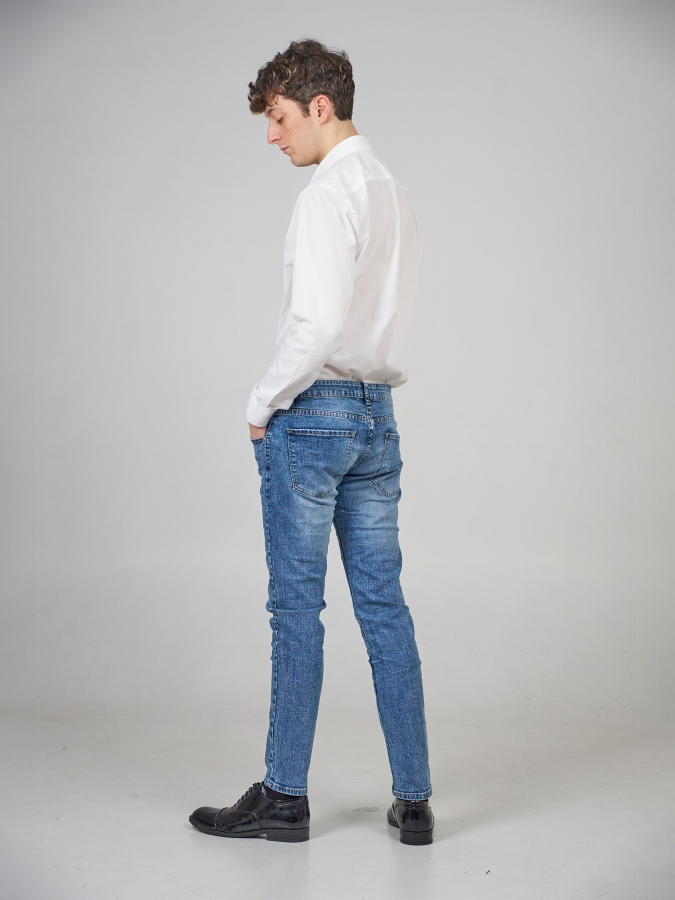 low waist slim fit jeans