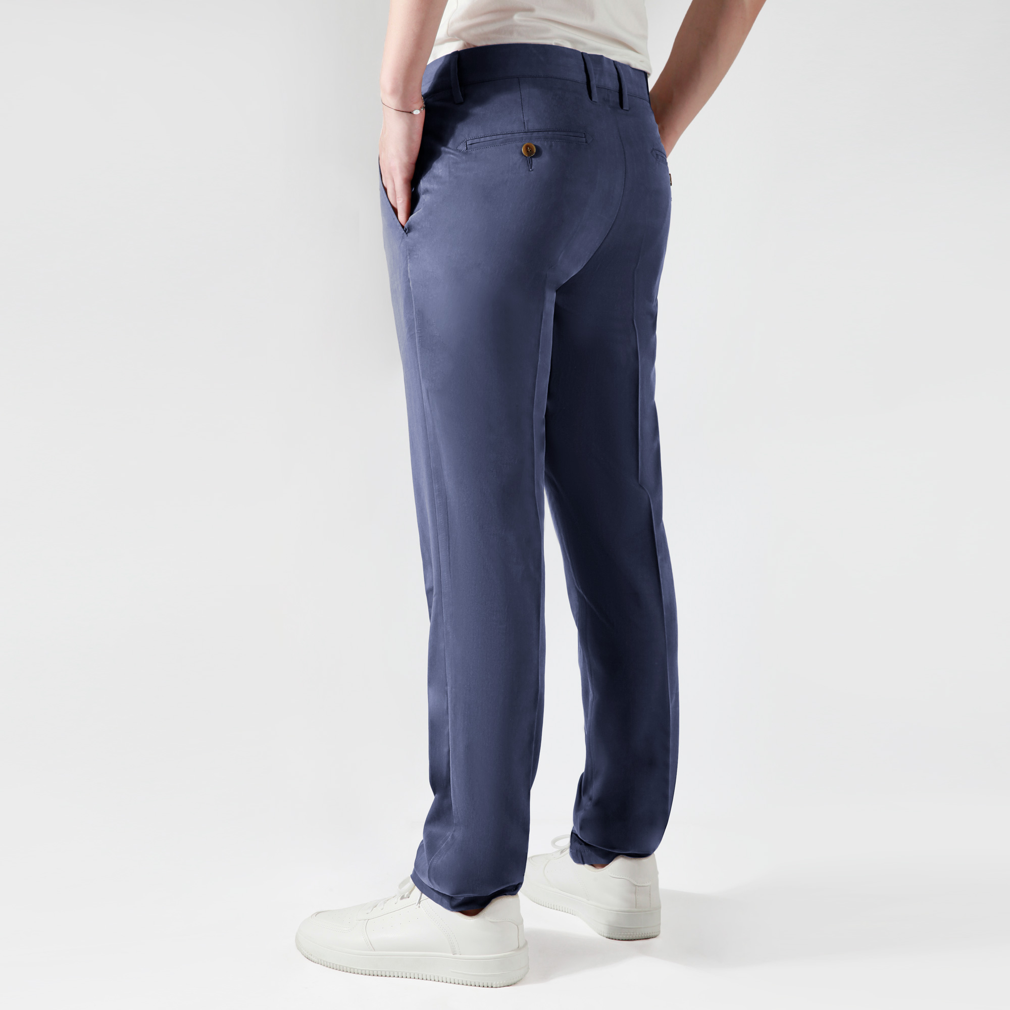 slim fit tapered trousers
