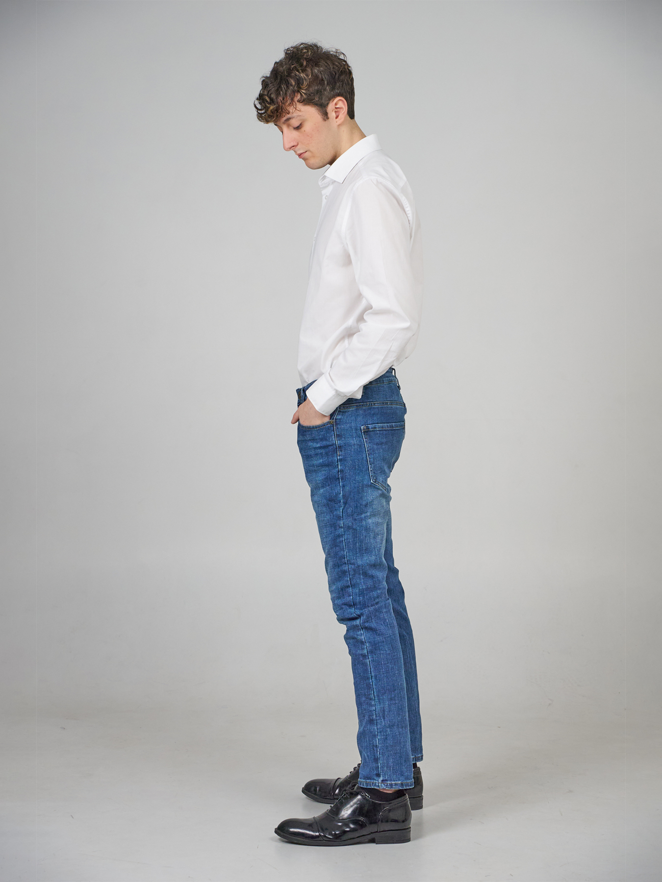 ankle cropped jeans