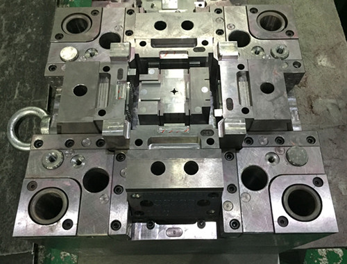 For materials commonly used in plastic injection molds, it tracks the trend of market price fluctuations, assesses the impact of price rises and falls of materials such as resin and steel on mold procurement and overall injection molding costs, predicts cost fluctuation risks, and supports cost control decisions.