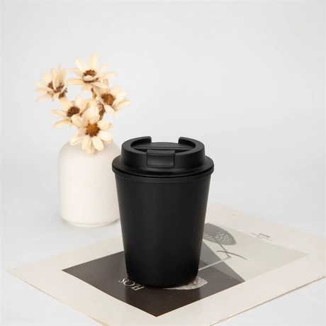 Personalize these custom plastic cups with unique designs, sizes, or color schemes. They’re lightweight, shatterproof, and ideal for daily use, parties, or business branding.