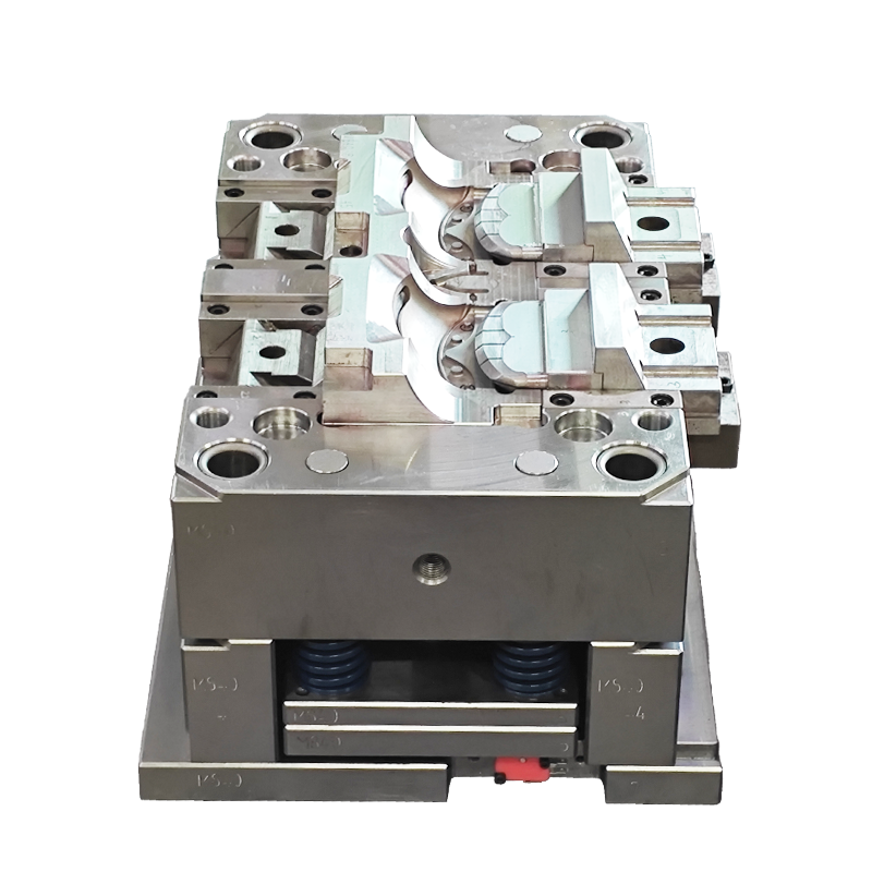 Multi-cavity injection molding technology can produce identical parts simultaneously in a single multi-cavity mold. This can maximize production, shorten the production cycle of single pieces, and reduce the unit cost of mass production of small parts.