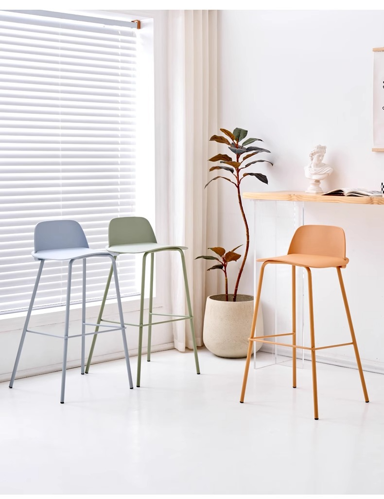 It is suitable for various occasions, including living rooms, bars, hotels, and restaurants.Luxury Bar Stools , Plastic Luxury Bar Stools, High Plastic Luxury Bar Stools