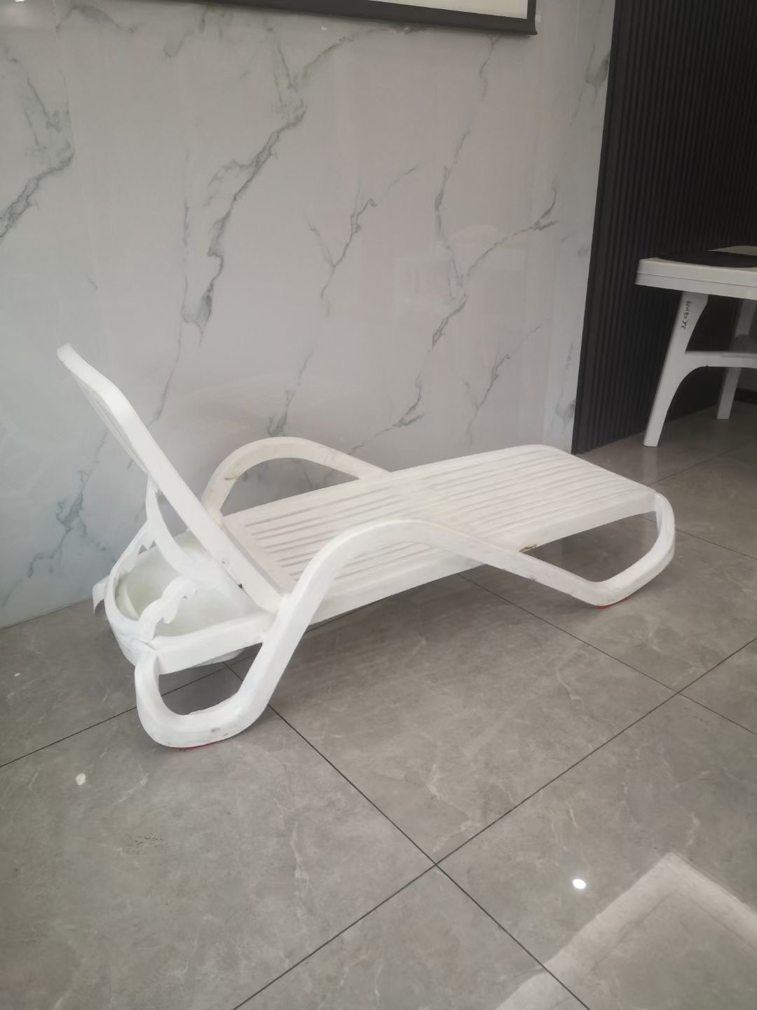 Beach Chairs,Luxury Beach Chairs,Sunday Beach Chair Wholesale Luxury Durable Outdoor Terrace Furniture Portable Plastic Beach Chairs for Pool and Sunbathing Beach Loungers