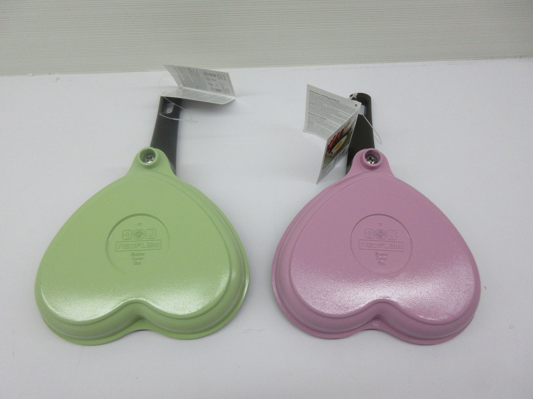 Cast Aluminium Heart Egg Pan