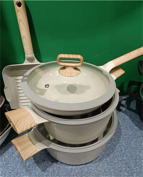 Dia cast aluminum cookware set