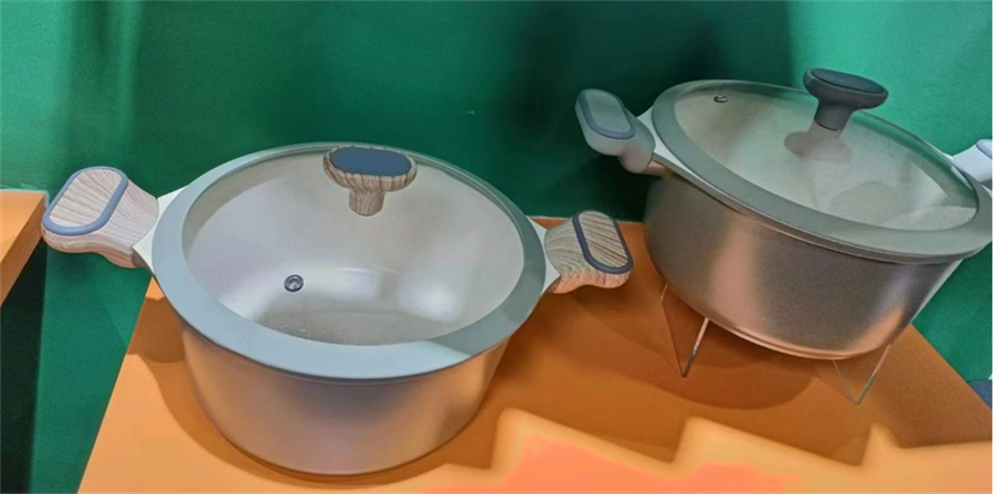 Dia cast aluminum cookware set