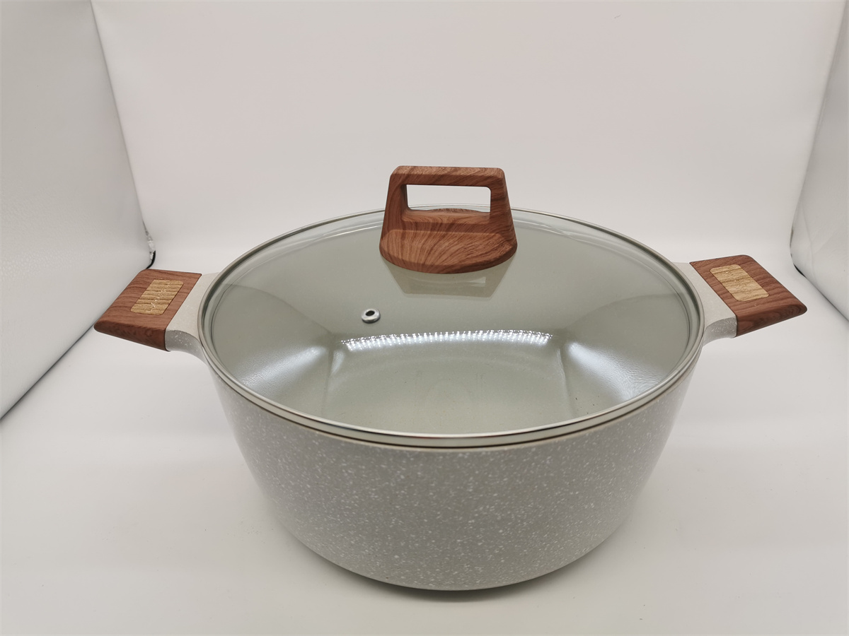die-cast alu pot with handle