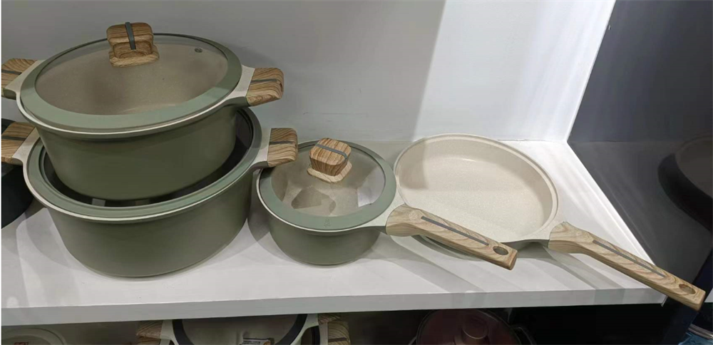 Dia cast aluminum cookware set