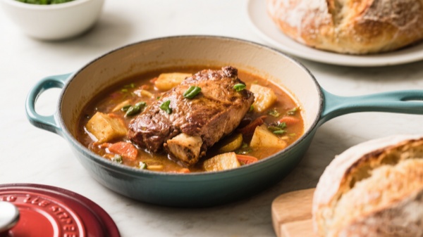 a 4 quart Enameled Cast Iron pan