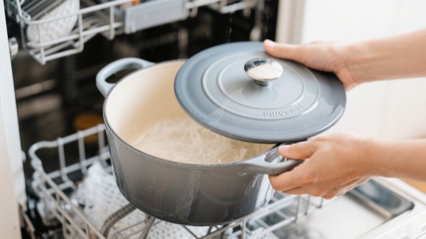 machine wash the pot hand wash the lid