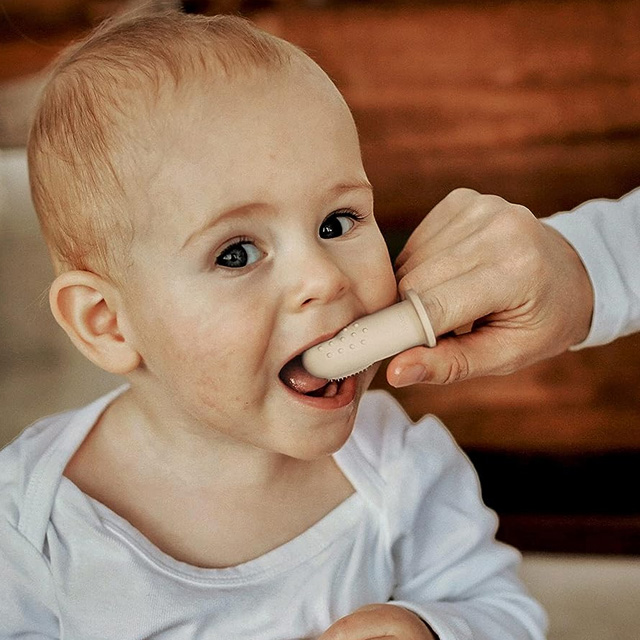 toothbrush finger