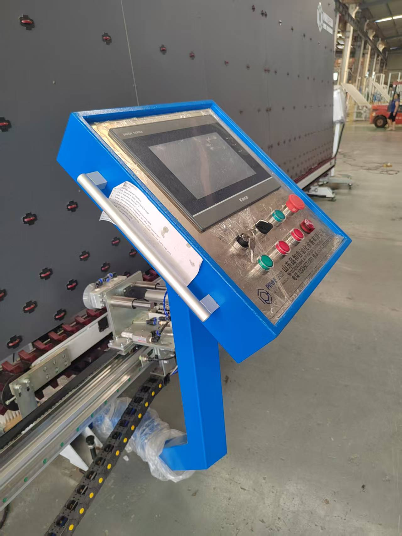 movable operating table easy to operate