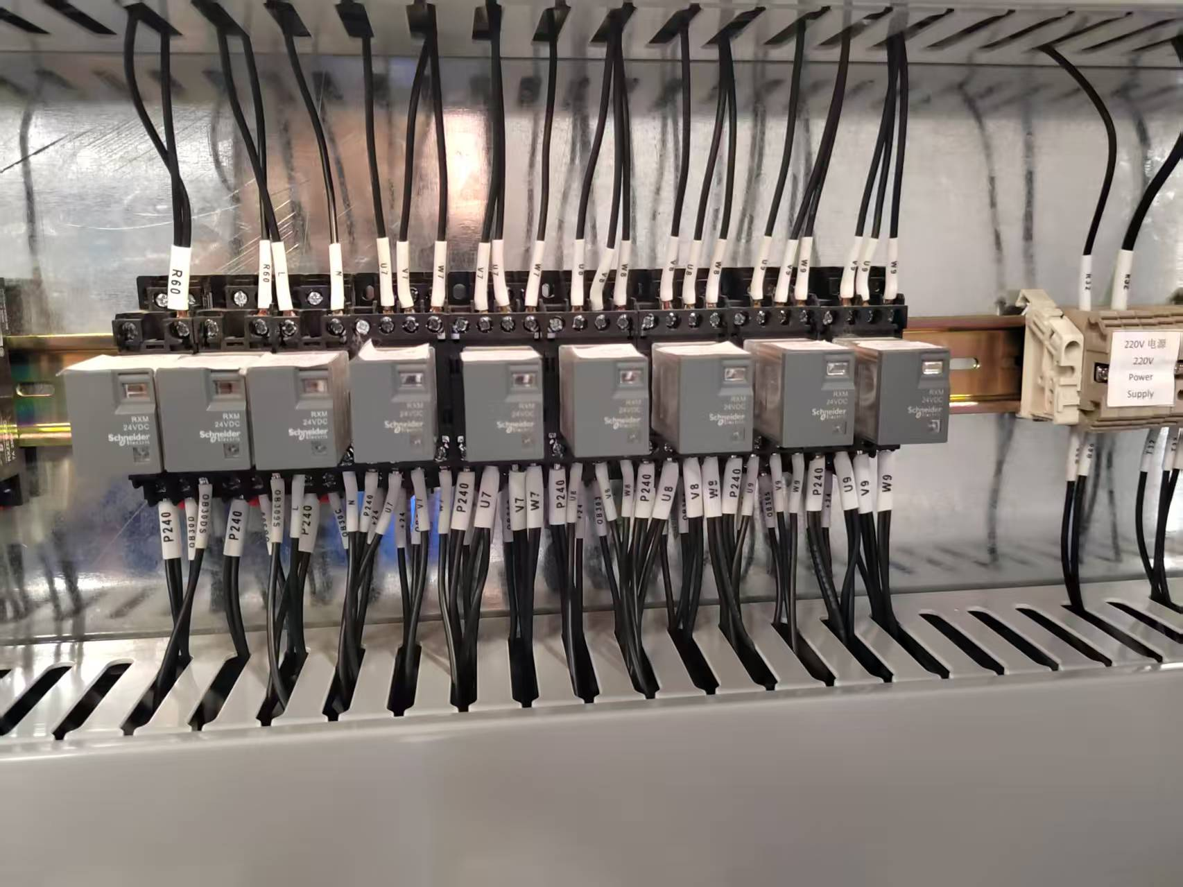 The entire machine uses imported major brands