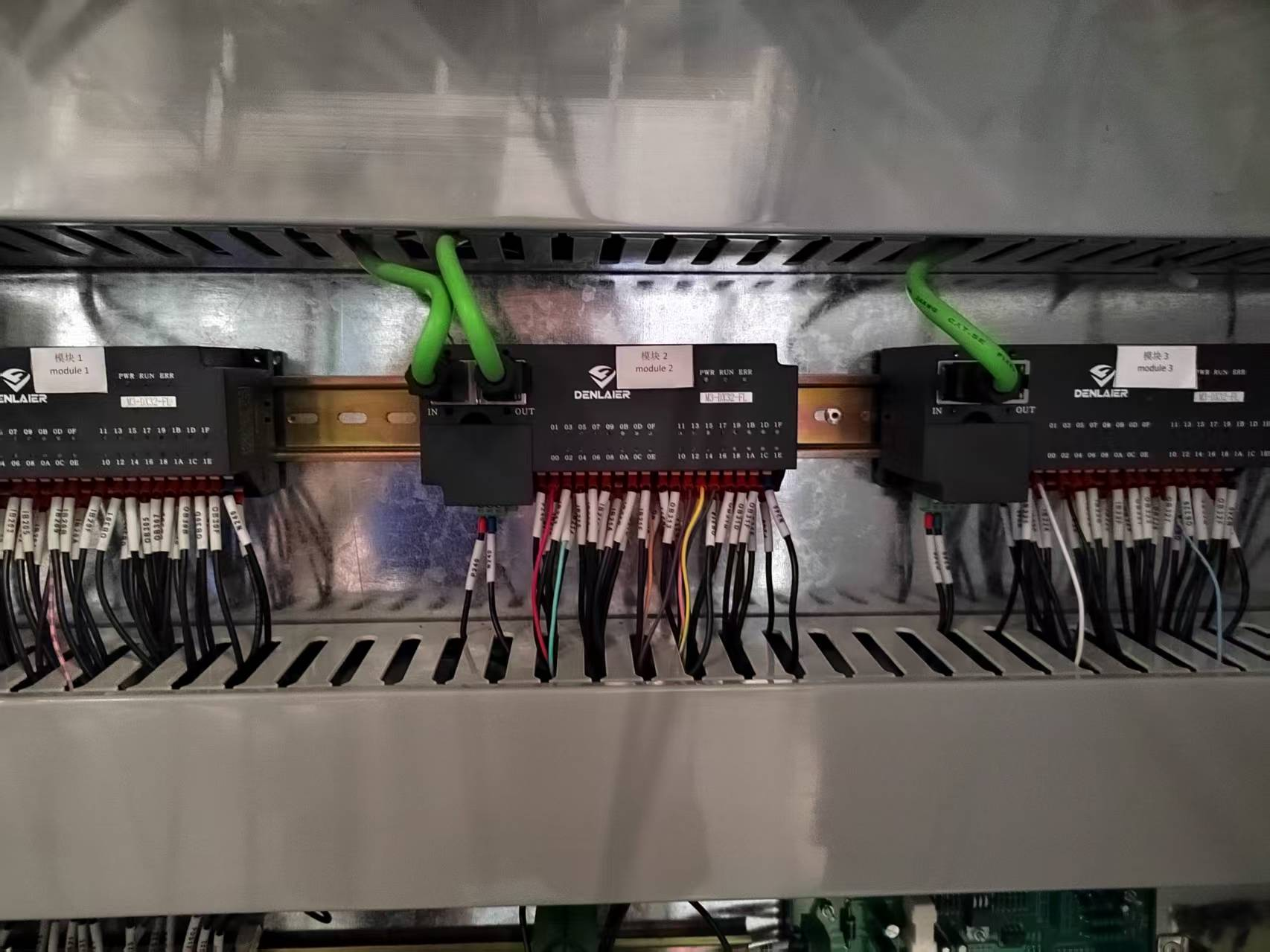The servo system utilizes internationally renowned brands