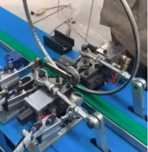 Pinhe High Speed CNC Butyl Extruder Machine DJT06 round shape