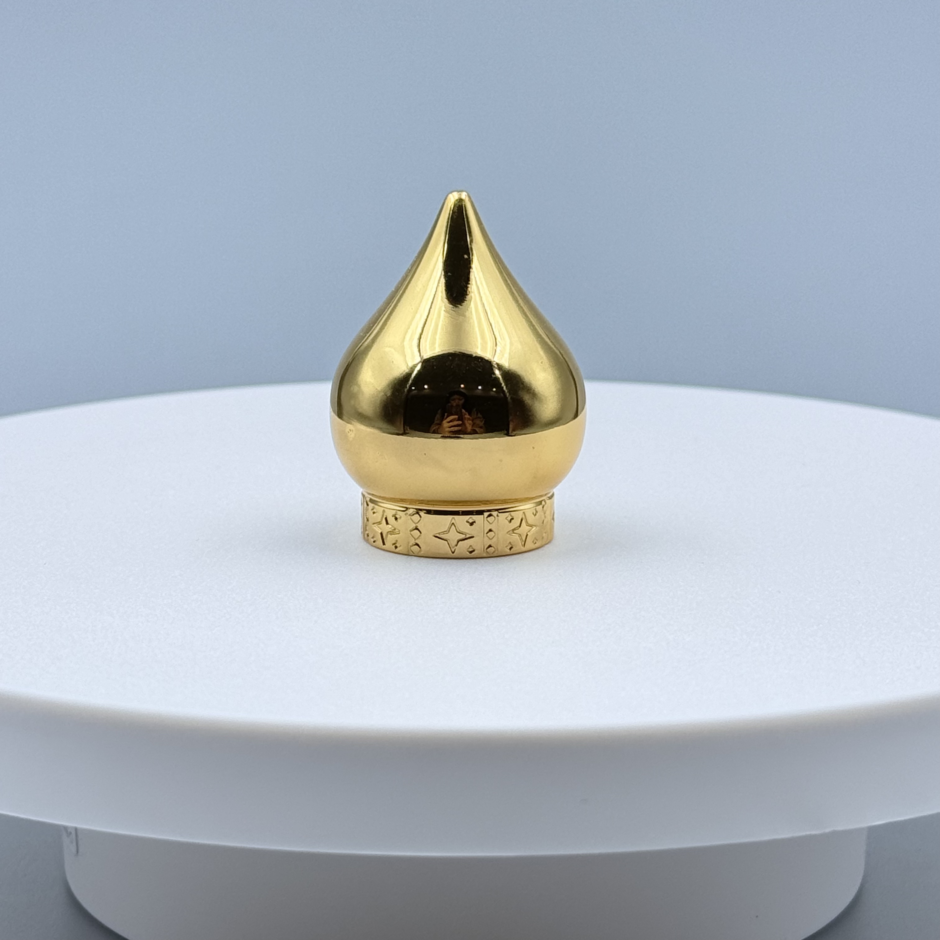 Irregular Shaped Zinc Alloy Zamak Perfume Cap Metal Cap for Luxurious Cosmetic Perfume Glass Bottles