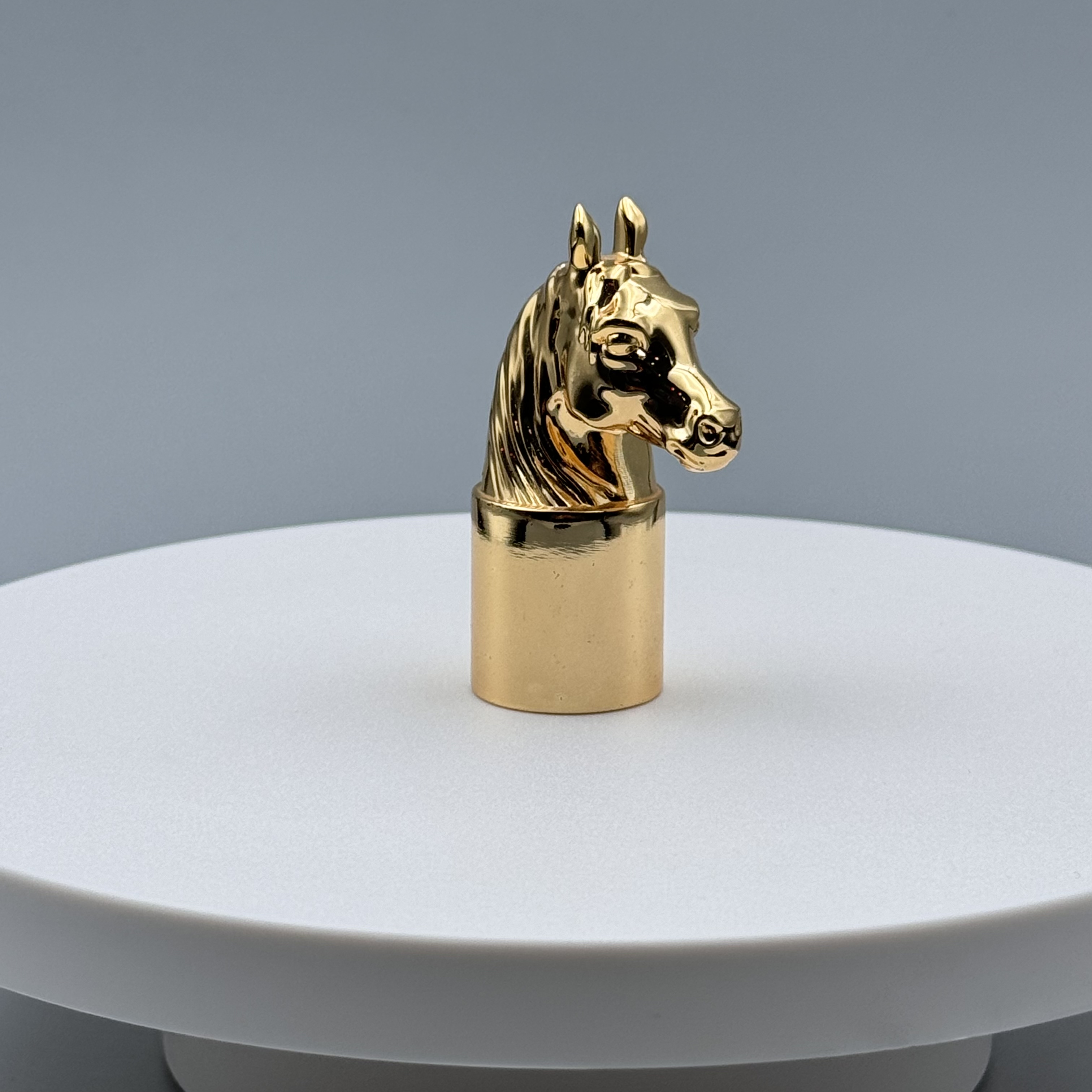 Horse Shaped  Manufacturer Perfume Cap Zamac Perfume Cap Fragrance Cover Lids for Luxury Packaging