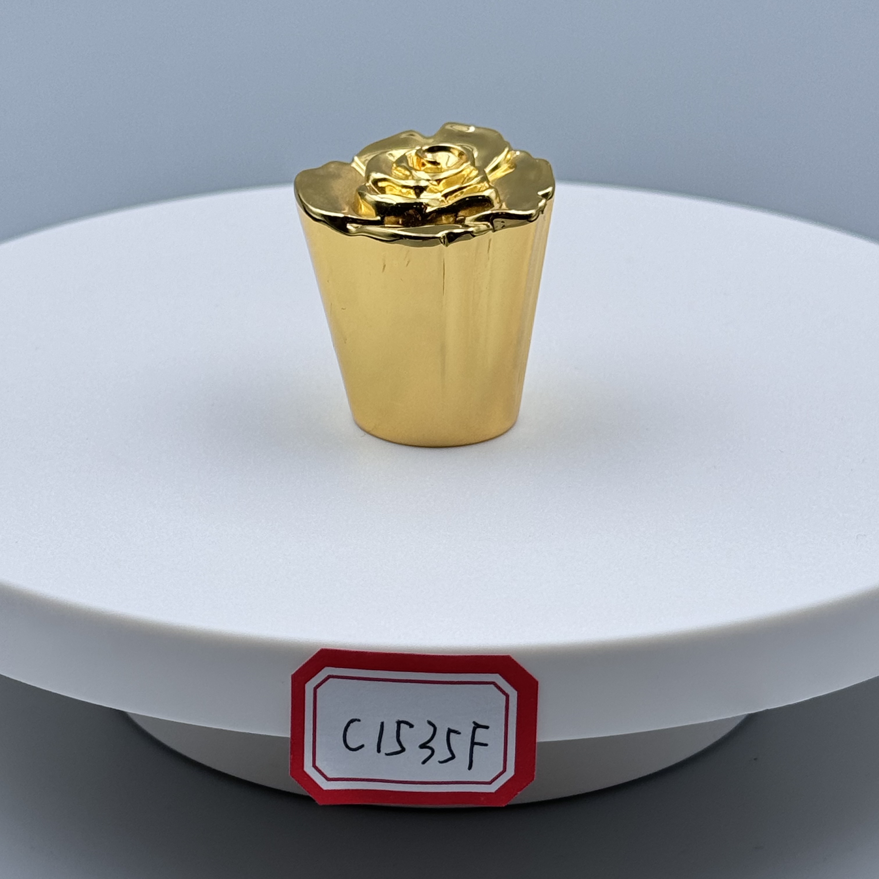 Rose Shaped High-End Zinc Alloy Perfume Cap Cap for Cosmetic Glass Bottles Jars Cans for Packaging