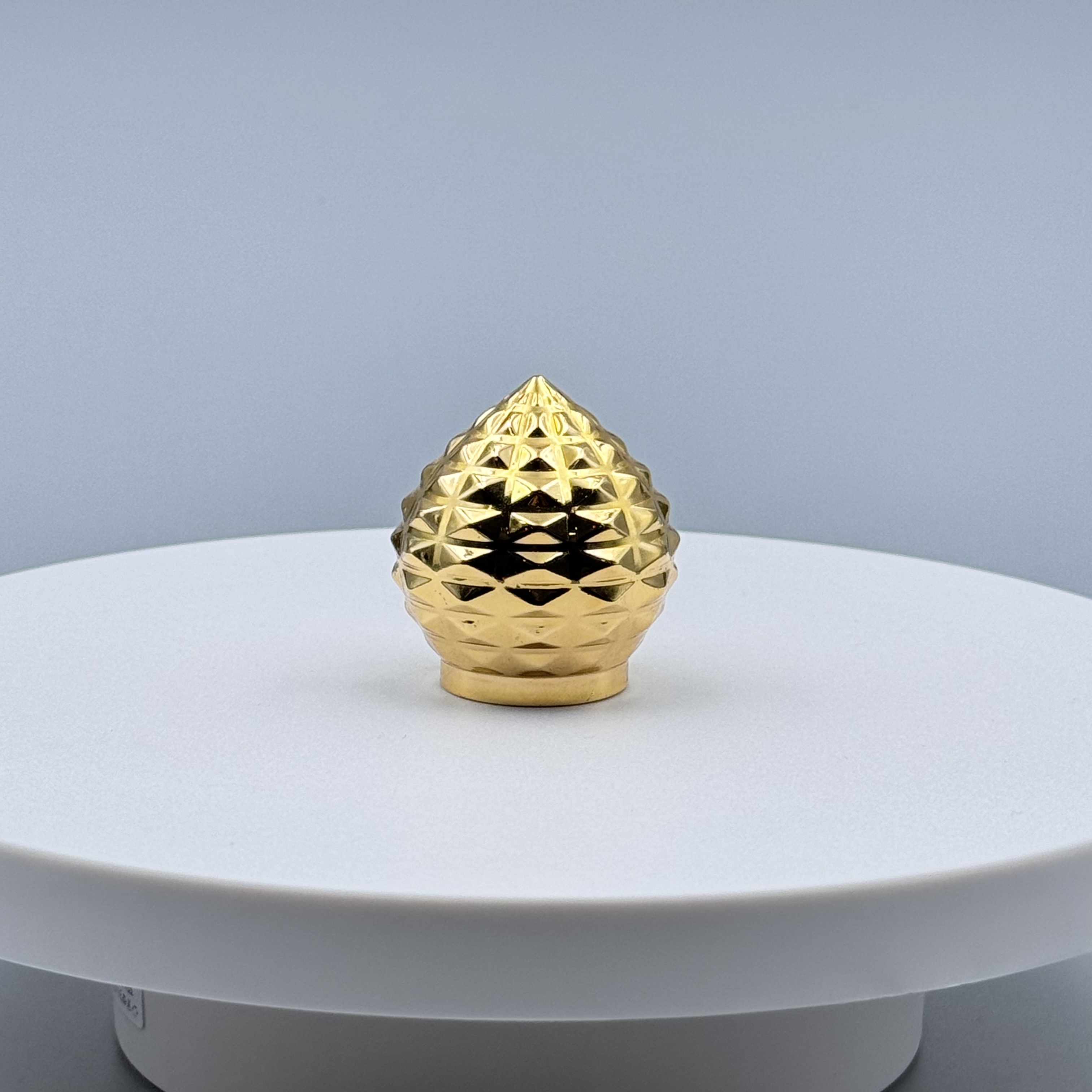 Customized Shiny Gold Zamak Material Irregular Metal Perfume Cap Perfume Cap Customized Logo for Perfume Bottles