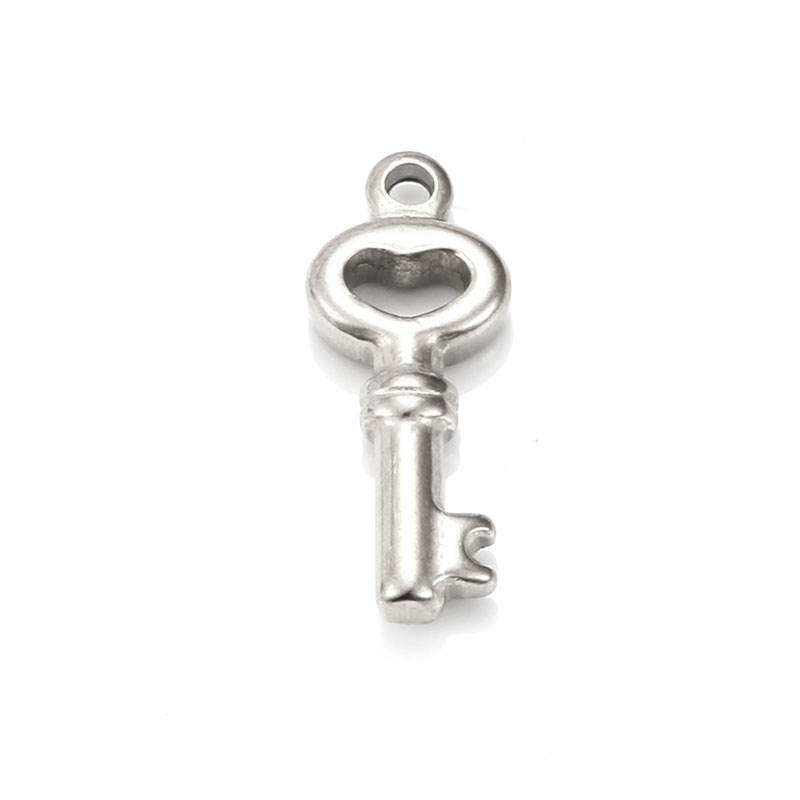 JIAYE Trendy 18K PVD stainless steel heart pendant with an adjustable 18-22 inch chain, perfect for unisex styling. Shown in sleek packaging, ideal for everyday elegance or gifting.