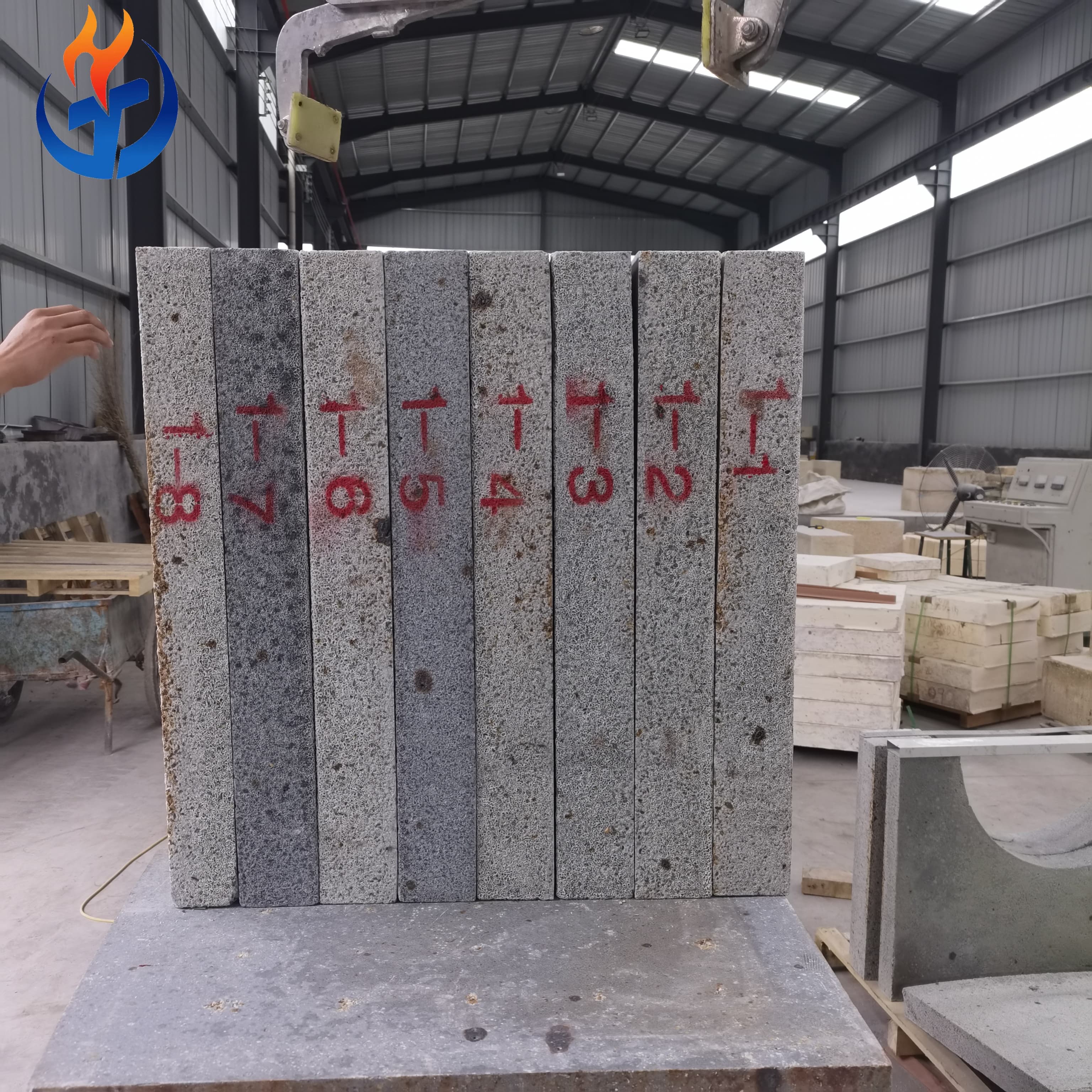 Composite corundum bricks