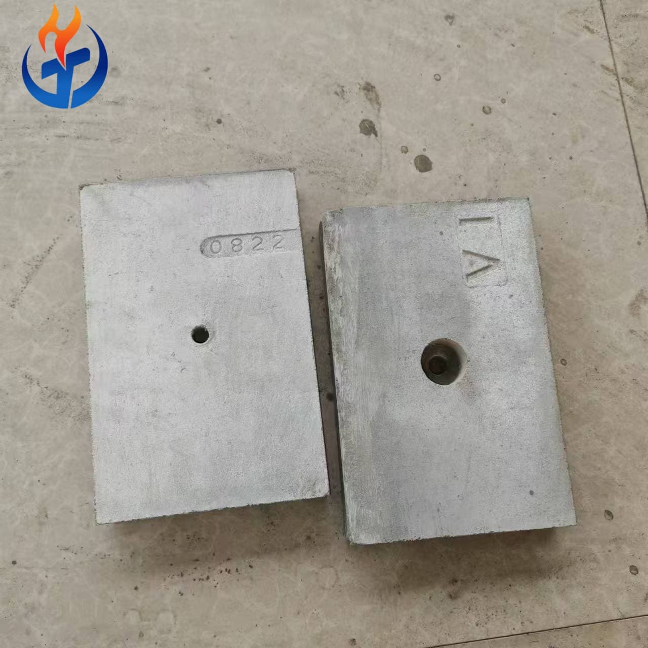 Refractory bricks