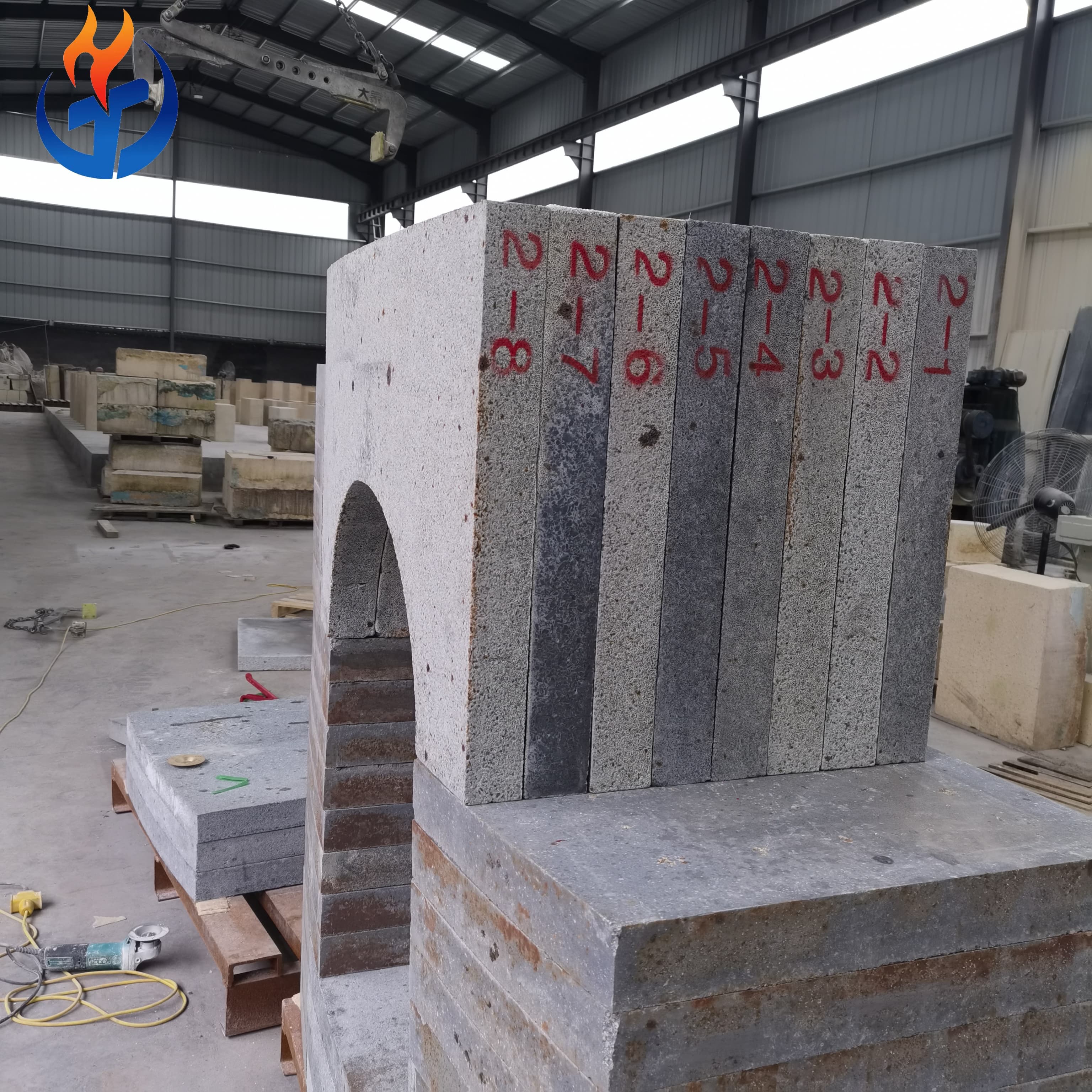 Composite corundum bricks