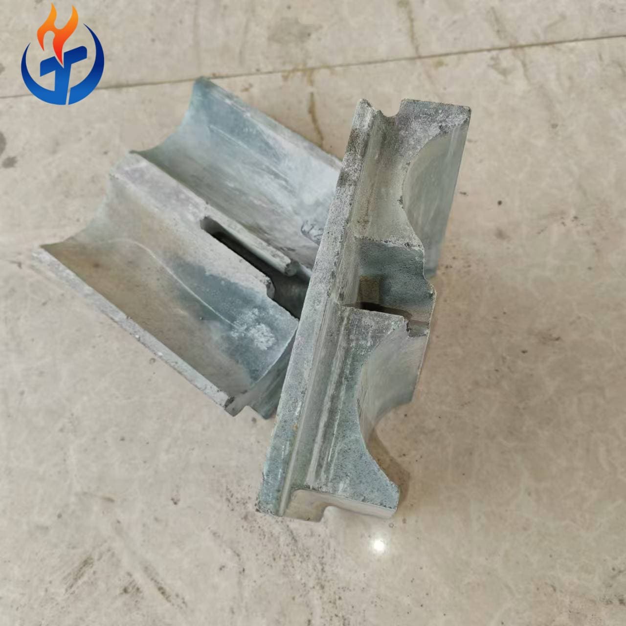 Refractory bricks