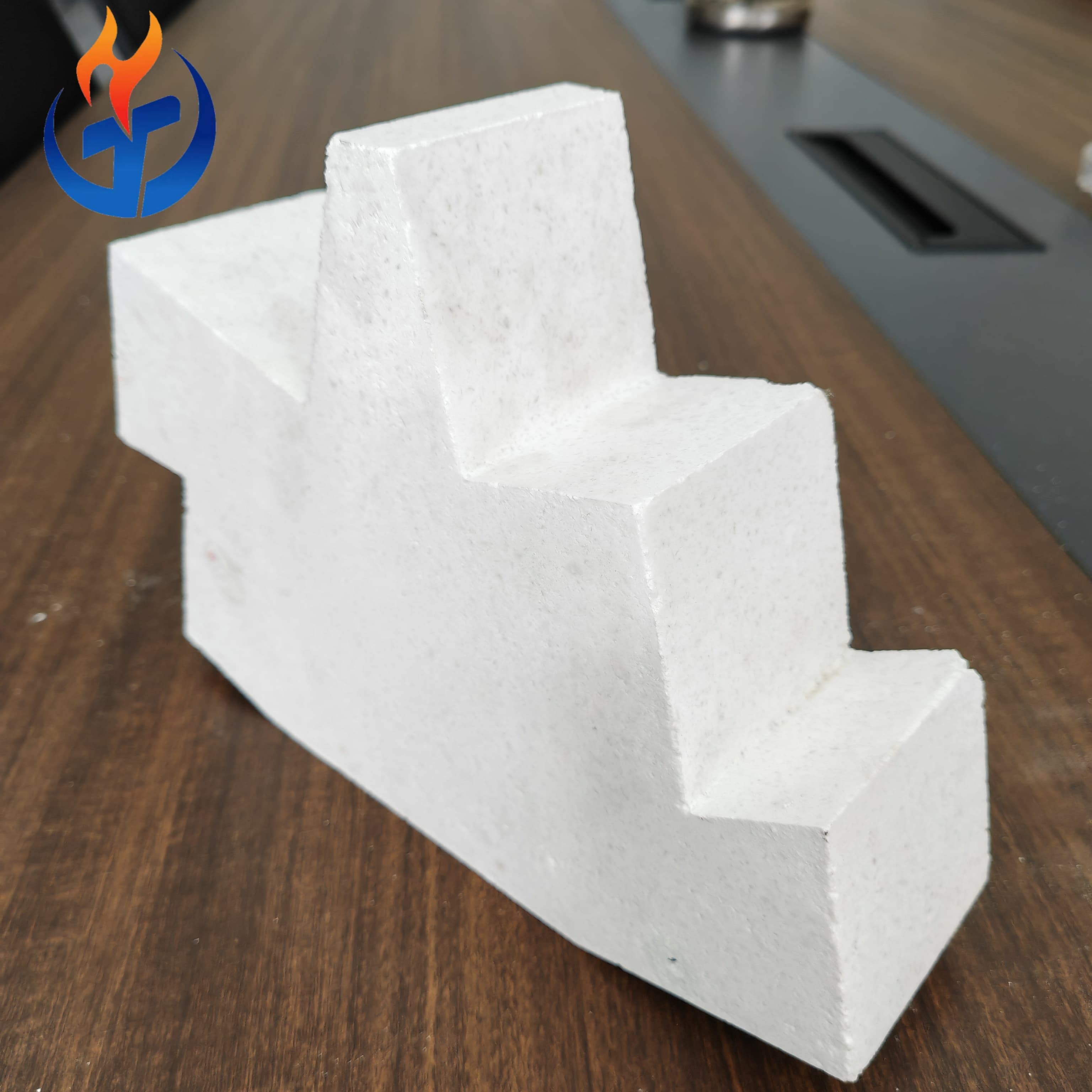 Corundum Mullite Brick