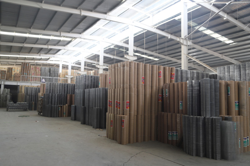welded wire fence