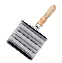 Wooden Handle Itch Comb