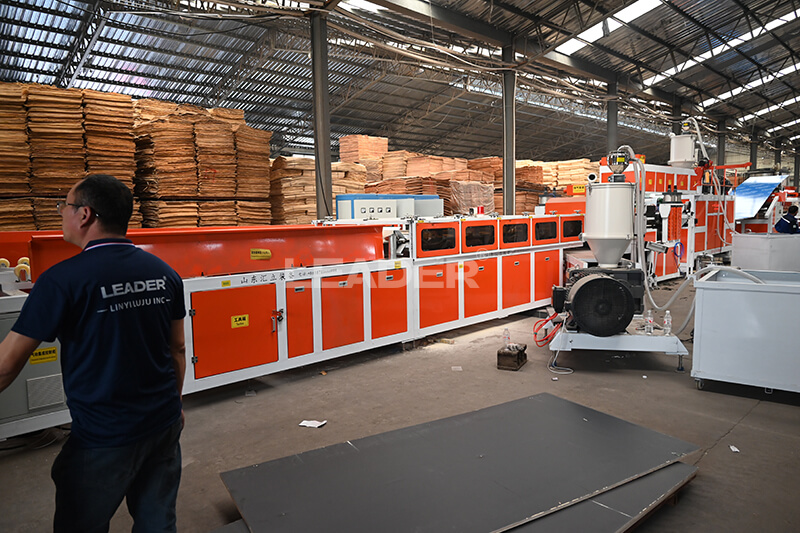 Leaderplywood Equipment