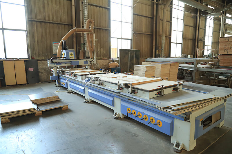 Hole opening machine